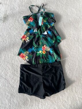 Black NWT top Tropical Floral Ruffle Tankini swimsuit